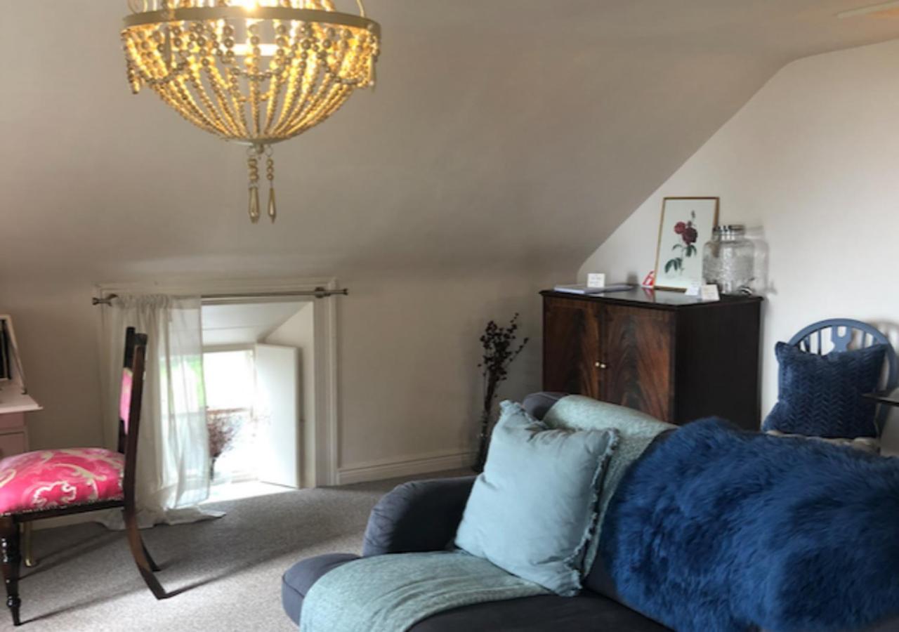 The Pink Cottage Upstairs Suite & Garden Summer Room Whitehead Esterno foto