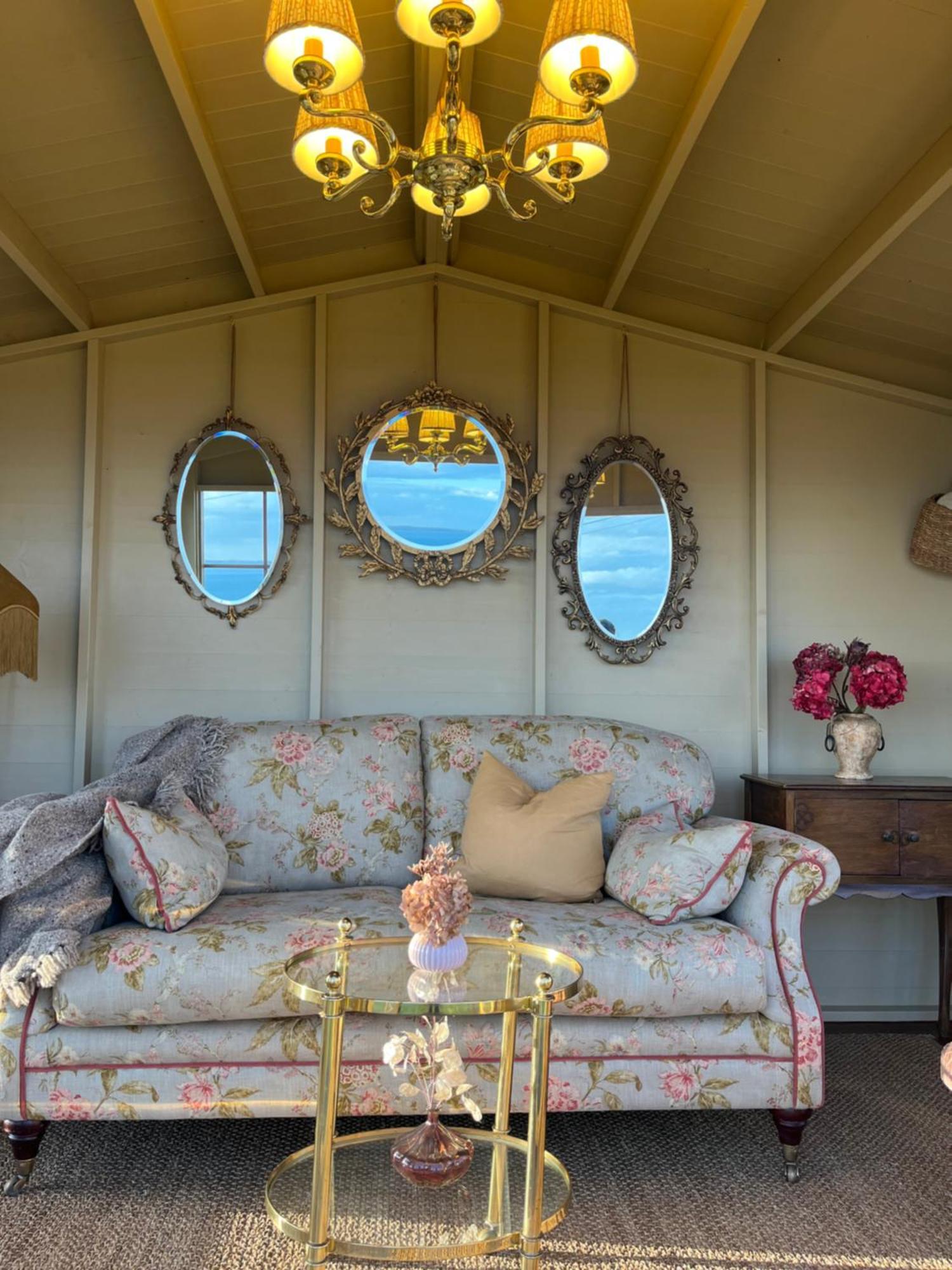 The Pink Cottage Upstairs Suite & Garden Summer Room Whitehead Esterno foto