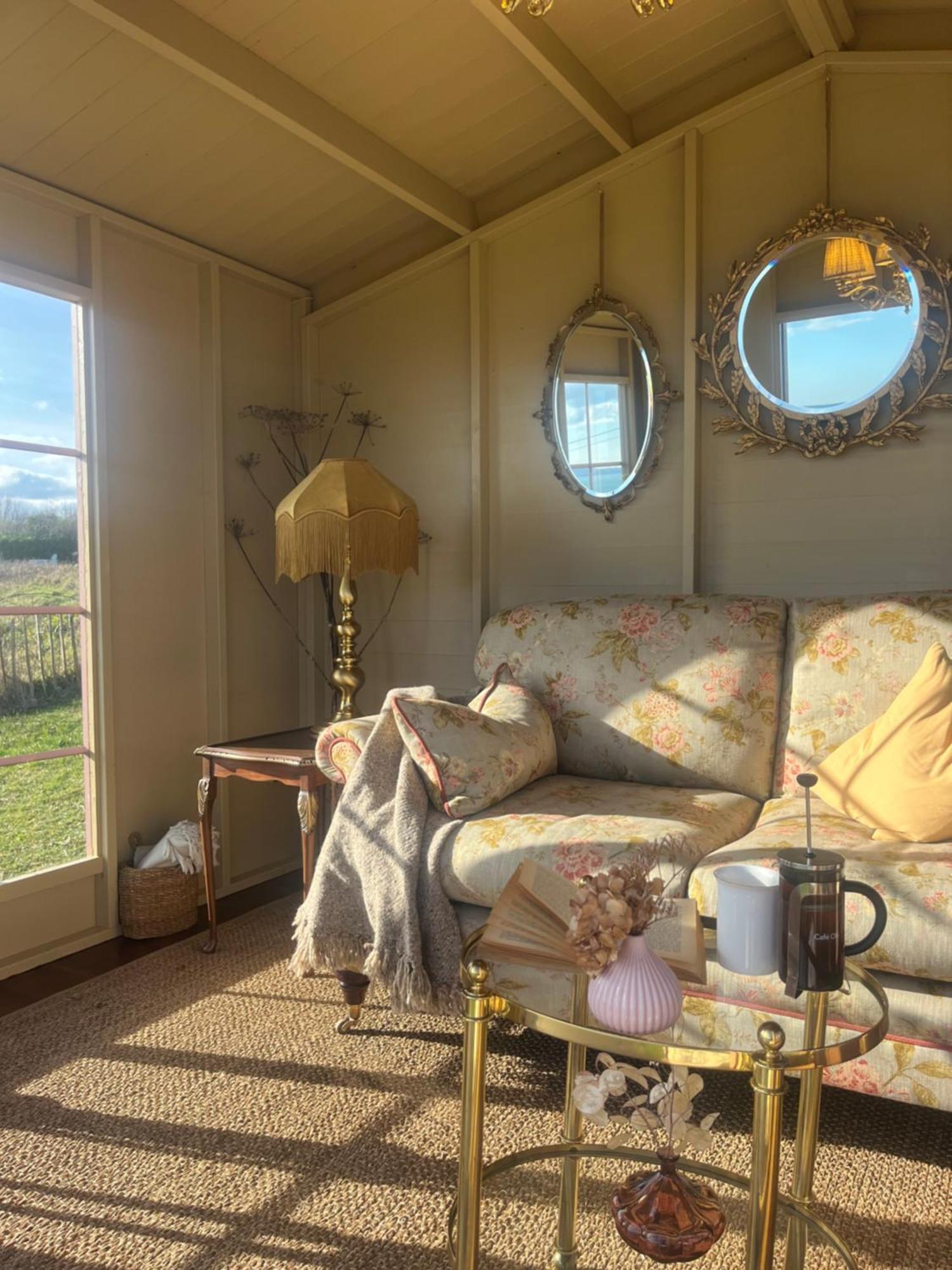 The Pink Cottage Upstairs Suite & Garden Summer Room Whitehead Esterno foto