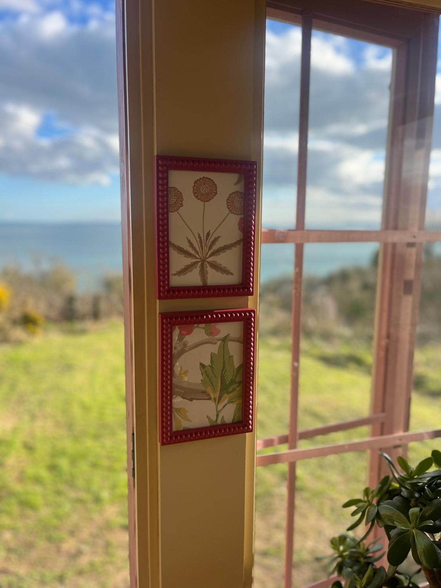 The Pink Cottage Upstairs Suite & Garden Summer Room Whitehead Esterno foto
