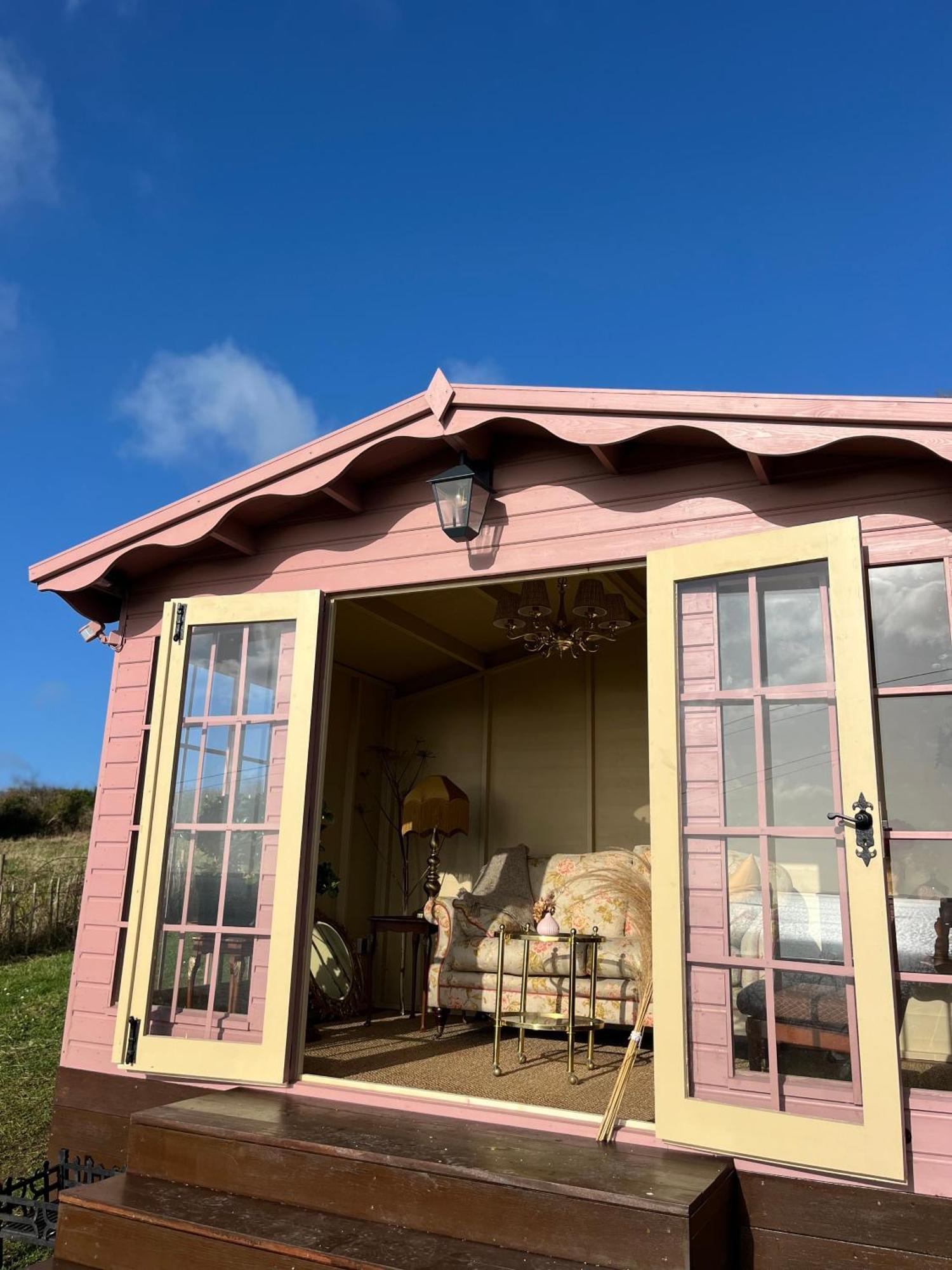 The Pink Cottage Upstairs Suite & Garden Summer Room Whitehead Esterno foto