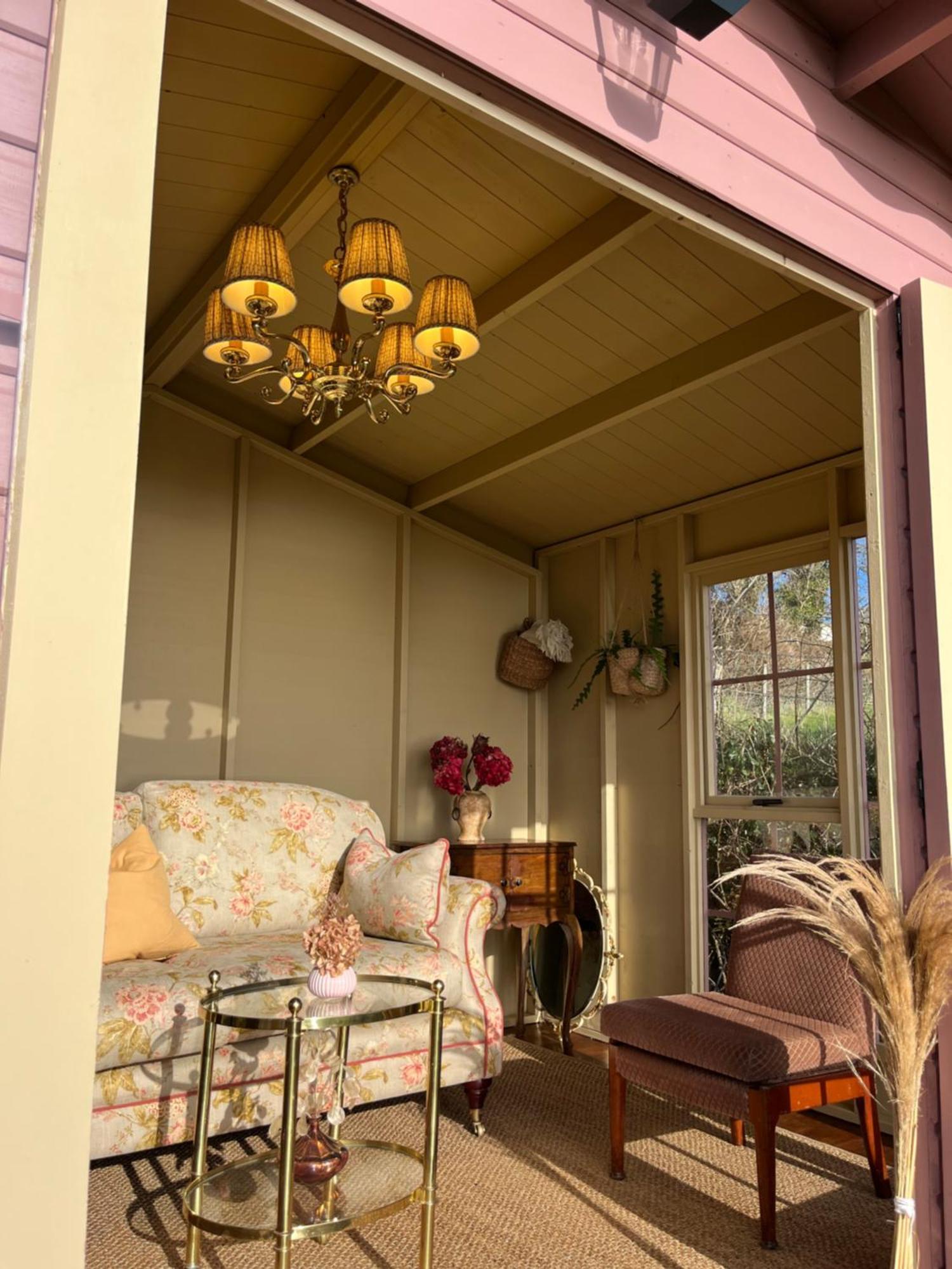 The Pink Cottage Upstairs Suite & Garden Summer Room Whitehead Esterno foto