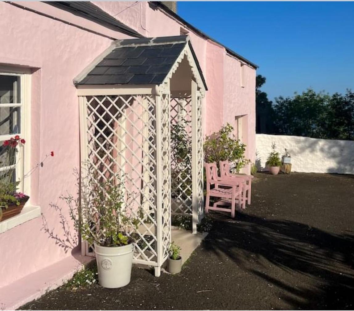 The Pink Cottage Upstairs Suite & Garden Summer Room Whitehead Esterno foto